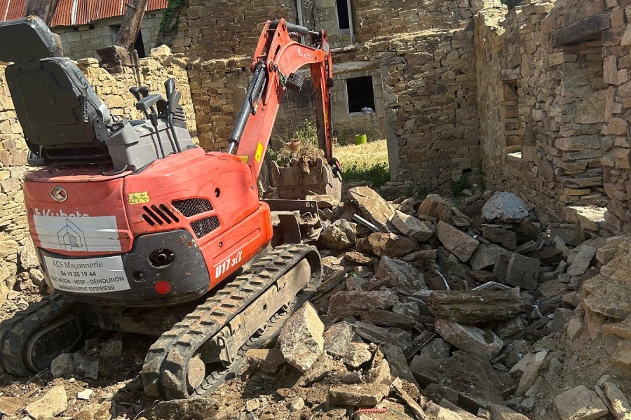 Terrassement et démolition à Locoal-Mendon